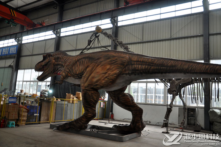 探索恐龙时代：大型仿真恐龙展览模型与景区融合