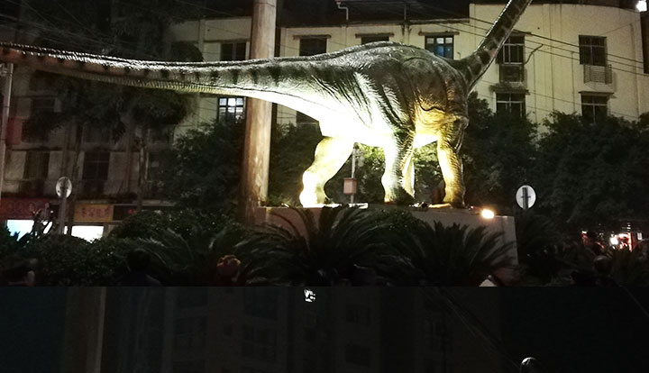 合川太和镇马门溪龙雕塑