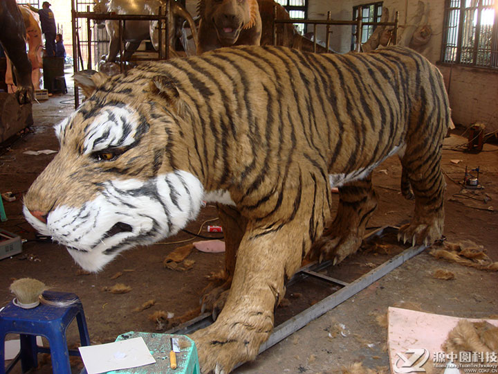 会动的仿真动物