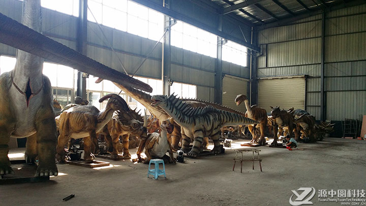 夕阳下的仿真恐龙工厂