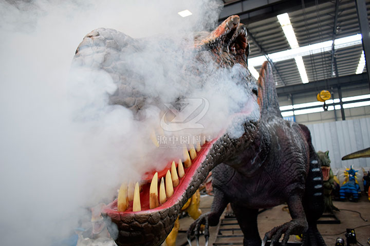 爱“抽烟”的仿真恐龙