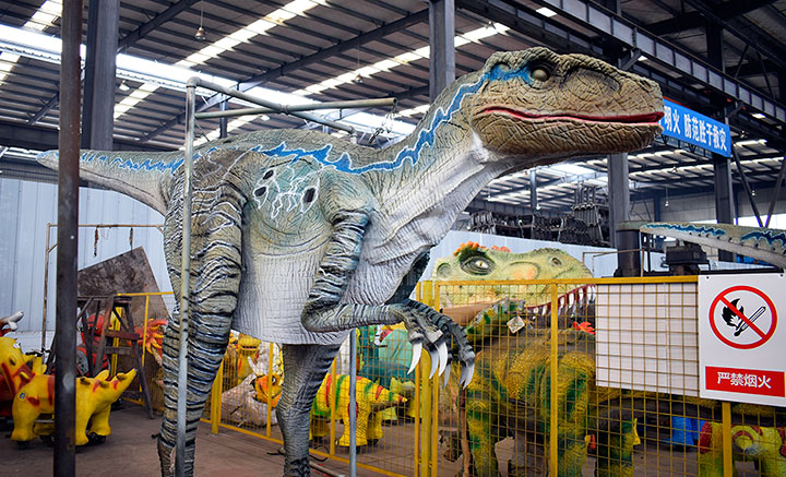 迅猛龙恐龙皮套色彩处理准备装牙齿