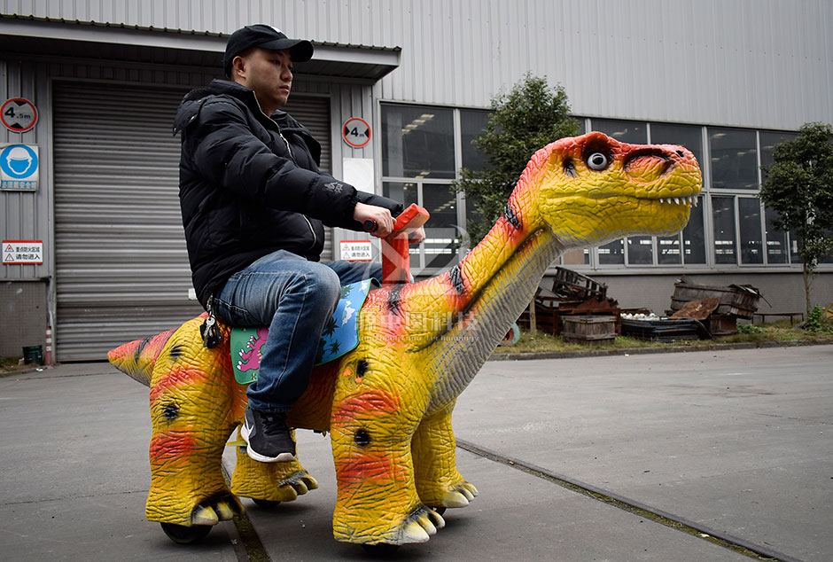 霸王龙电瓶车，恐龙电动车，恐龙童车