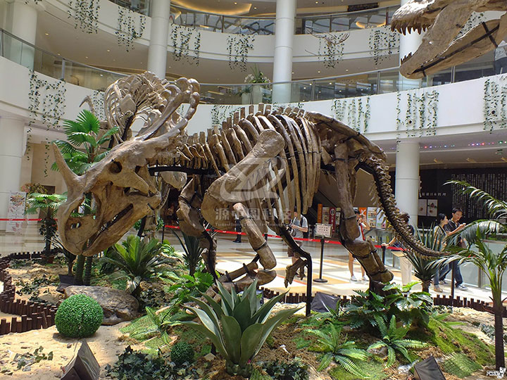 仿真“恐龙化石”重建史前世界