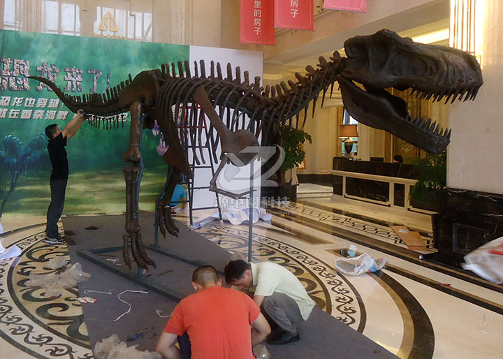 自贡大型仿真恐龙化石