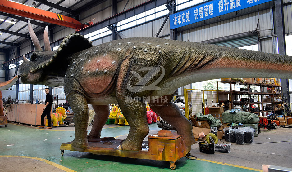 活体恐龙，恐龙雕塑，恐龙机模