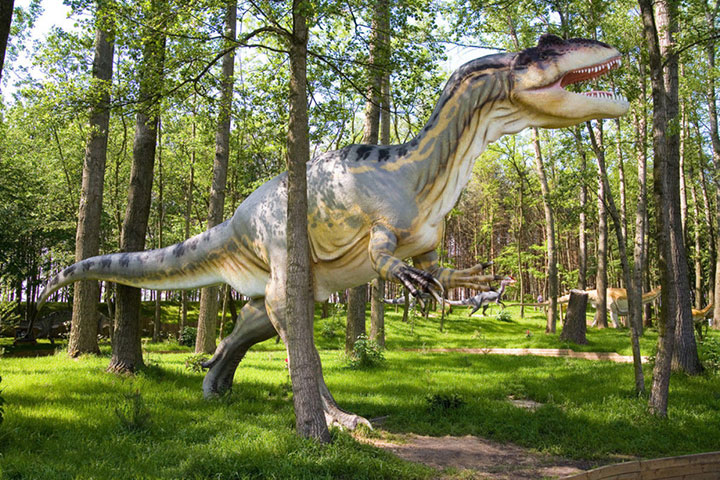 如何在主题公园中打造栩栩如生的仿真恐龙