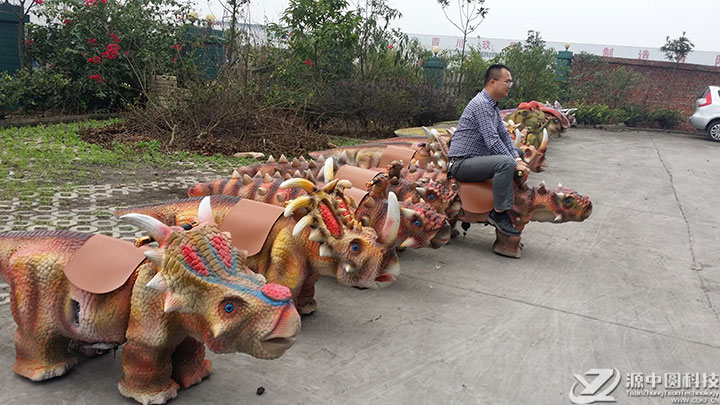 儿童恐龙车