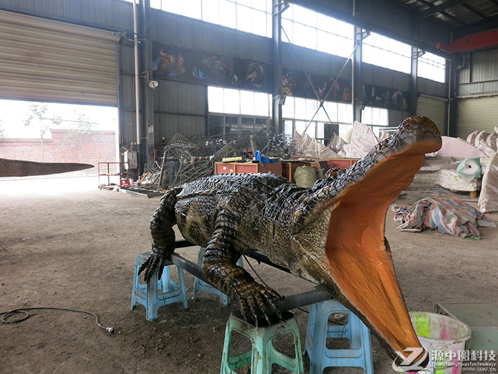 仿真鳄鱼